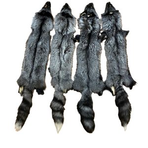 Silver Fox Fur: #2 Quality / X Large / Pale Colour